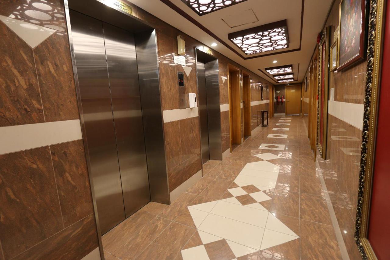 New California Hotel Dubaï Extérieur photo