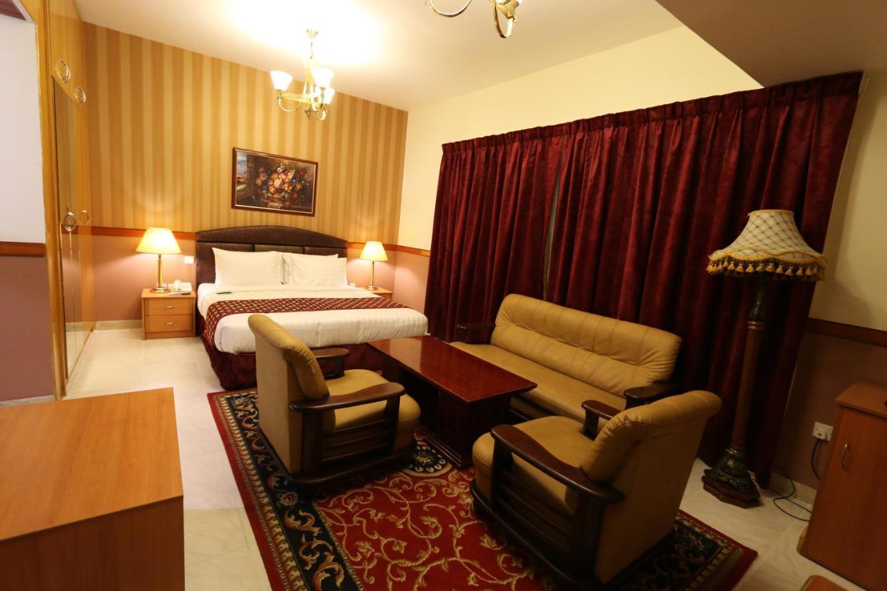 New California Hotel Dubaï Extérieur photo