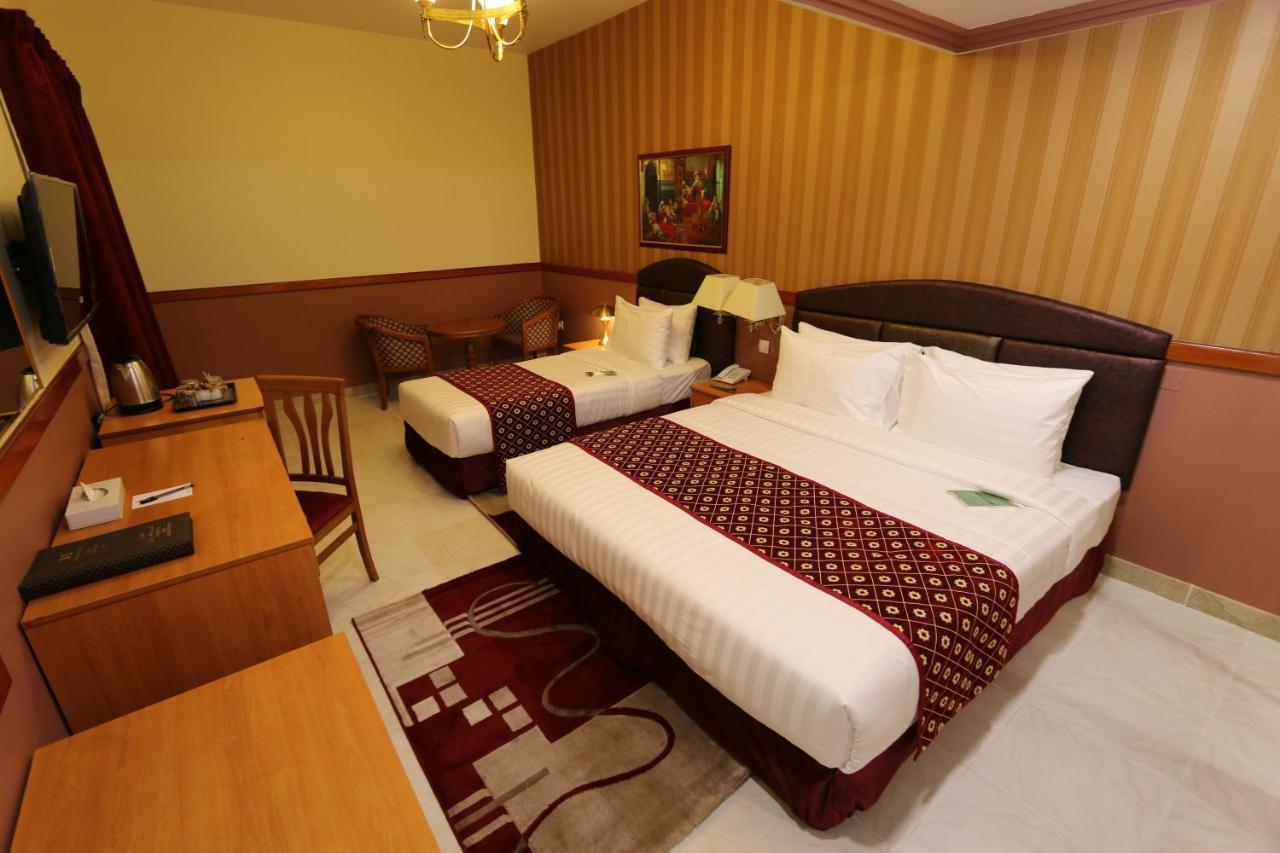 New California Hotel Dubaï Extérieur photo