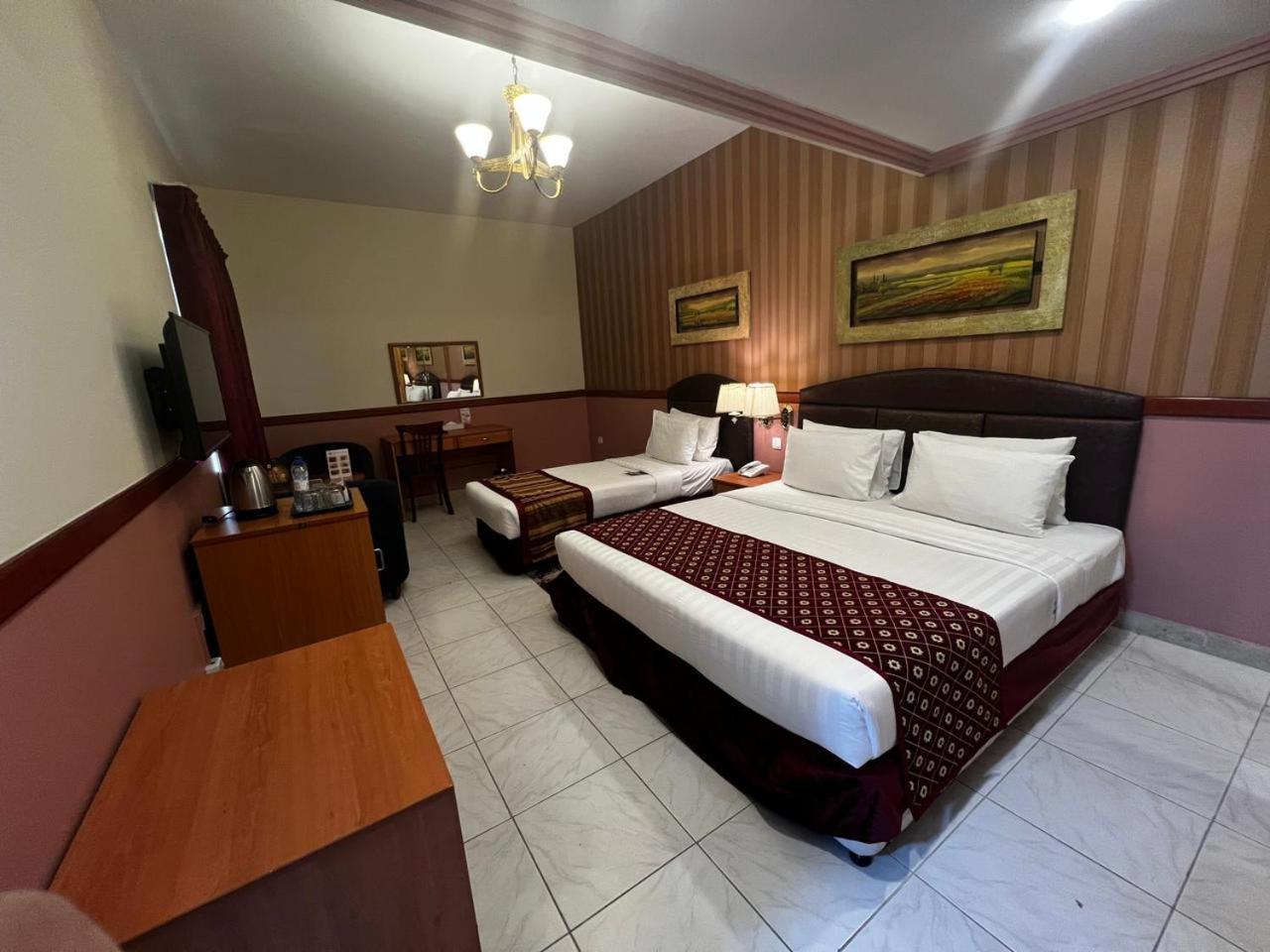 New California Hotel Dubaï Extérieur photo
