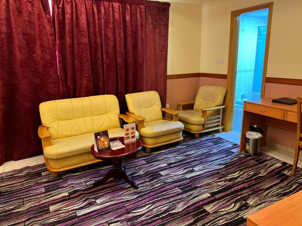 New California Hotel Dubaï Extérieur photo